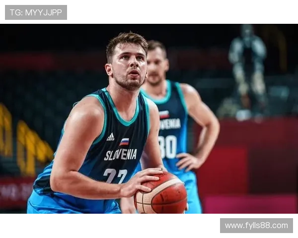 东契奇伤病状态升级为出战成疑明日能否回归NBA杯成焦点